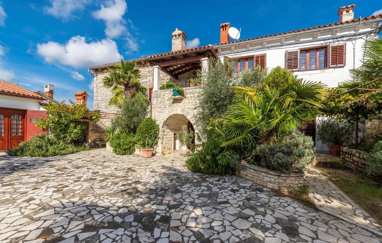 House Peresiji Ξενοδοχείο Δωμάτιο φωτογραφία