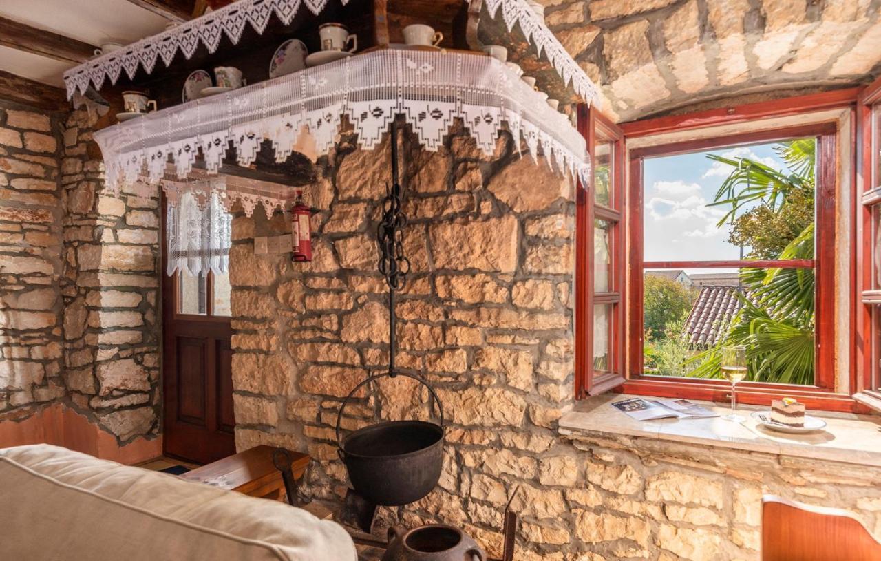 House Peresiji Ξενοδοχείο Δωμάτιο φωτογραφία