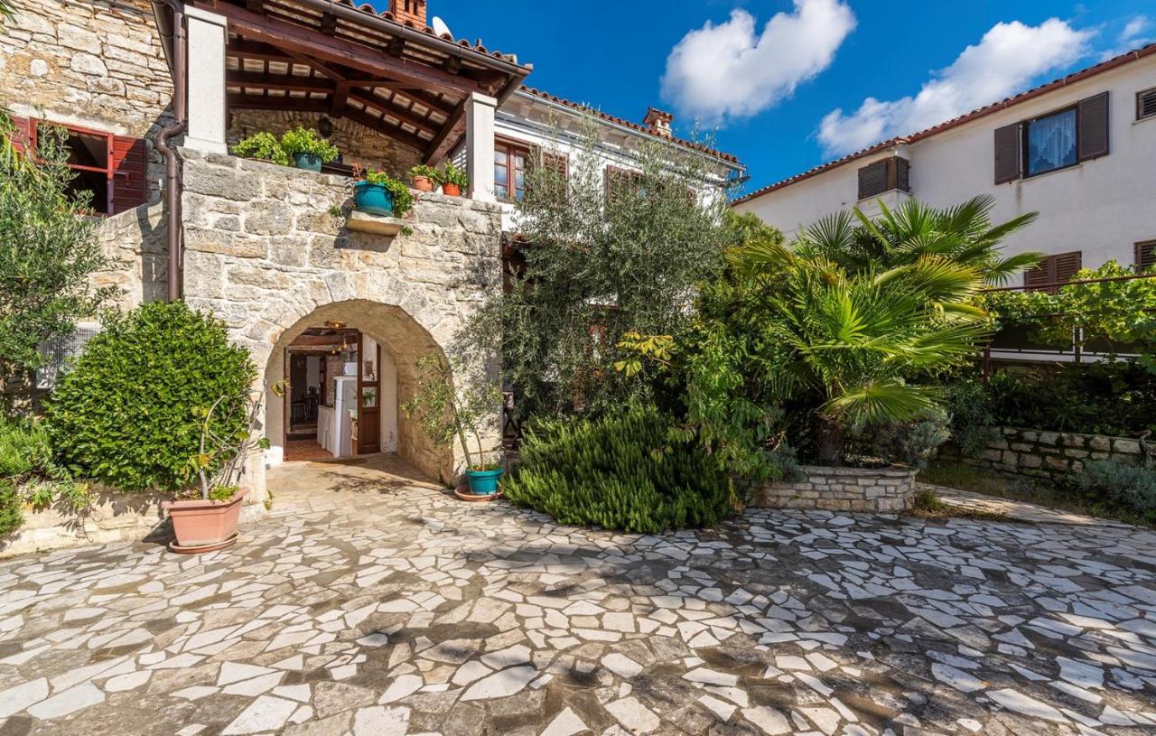 House Peresiji Ξενοδοχείο Δωμάτιο φωτογραφία